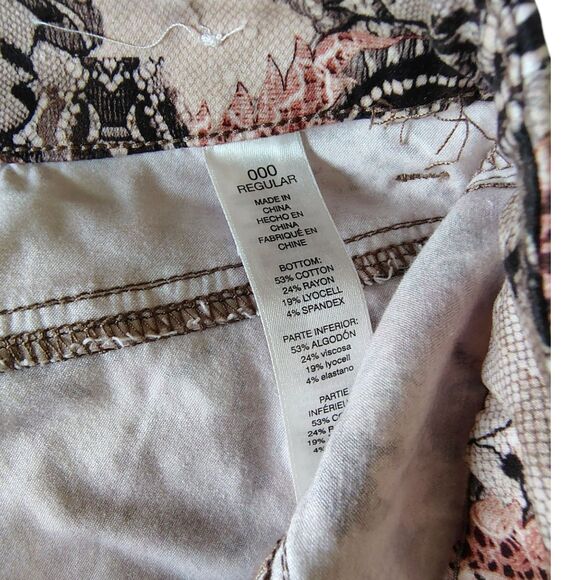 Chico's Floral Lace Print Stretch Ankle Leg Mid-rise Pants Size XS/0 Women's - Picture 4 of 10